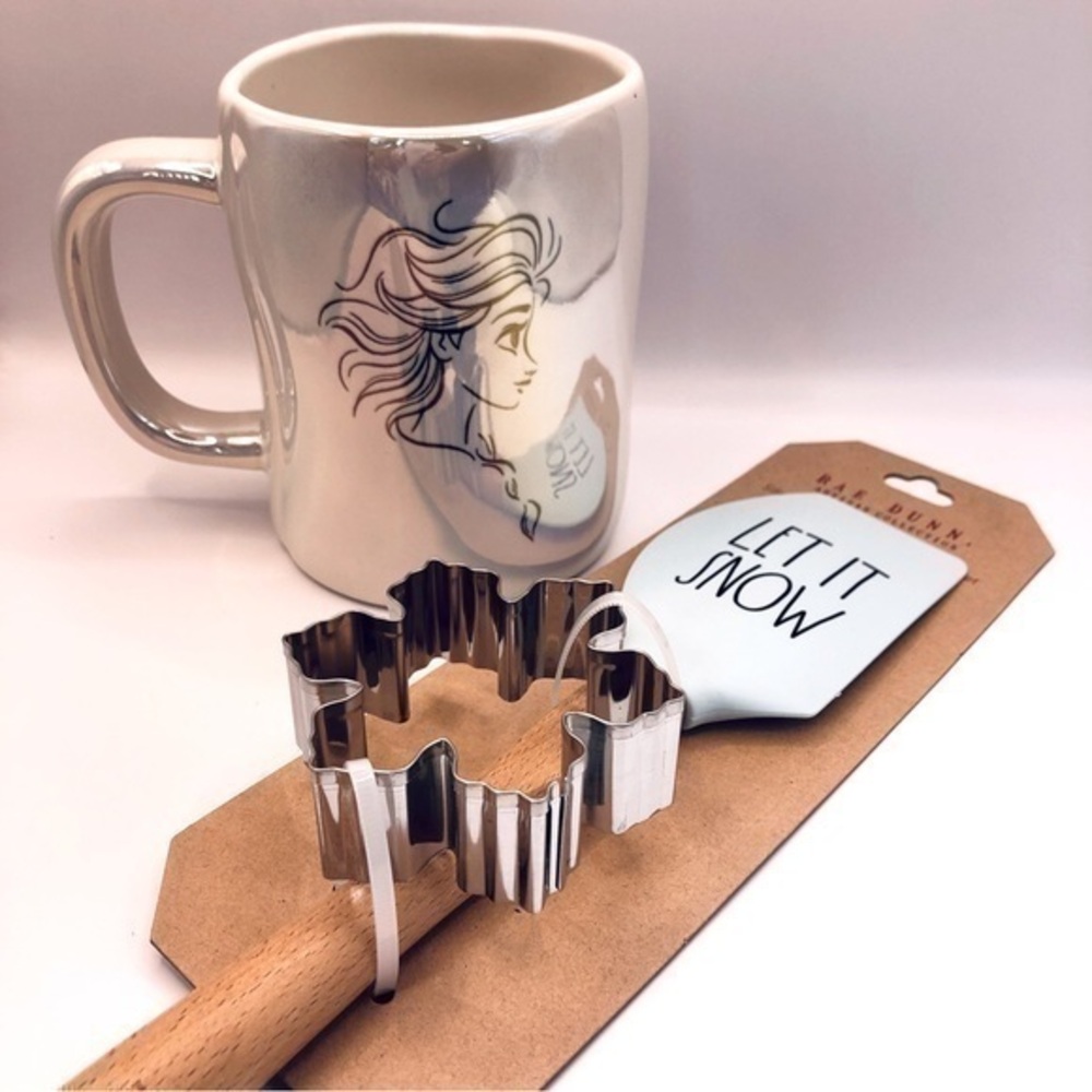 Rae Dunn 🖤 Frozen Elsa Collectable Iridescent Mug & Spatula ❄️ Cookie Cutter